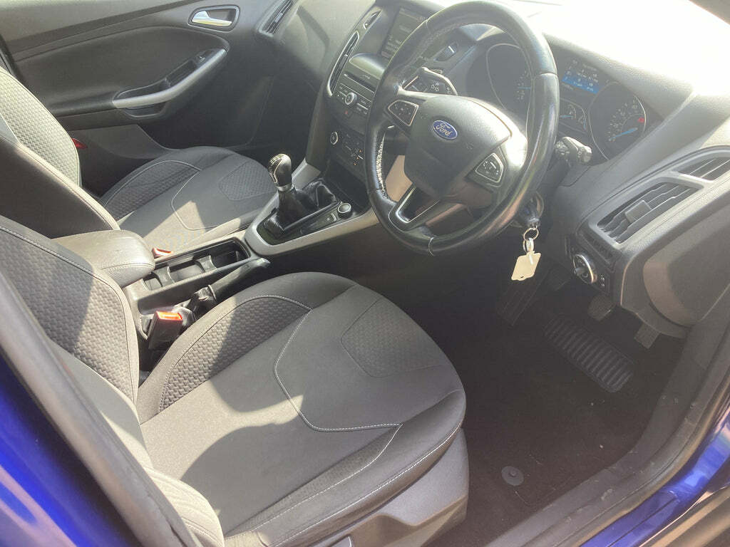 Ford Focus Sport 5-Door Black #7