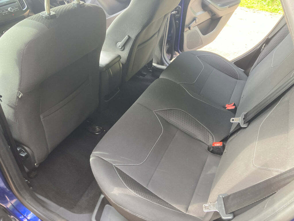 Ford Focus Sport 5-Door Black #11