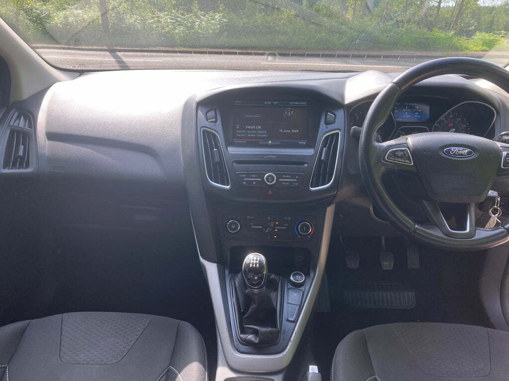 Ford Focus Sport 5-Door Black #8