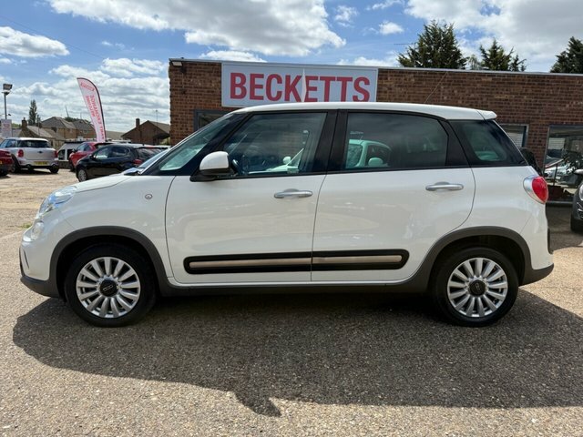 Fiat 500L Multijet Trekking Mpv White #4