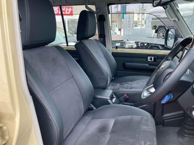 Toyota Land Cruiser 2.8D 76 Series Gdj76 GDJ7600 Beige #4