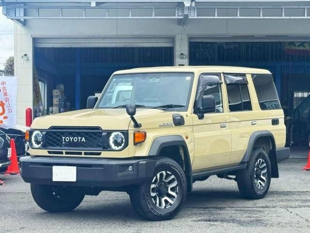 Toyota Land Cruiser 2.8D 76 Series Gdj76 GDJ7600 Beige #2