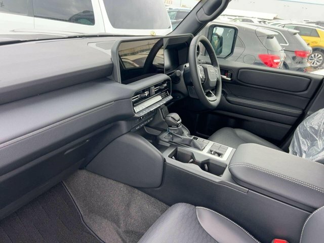Toyota Land Cruiser 2.7 250 VX Suv LANDC6 Grey #2