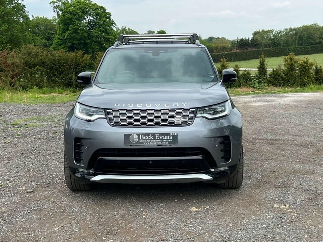 Land Rover Discovery 3.0 D300 Mhev Metropolitan YP24MJV Grey #2