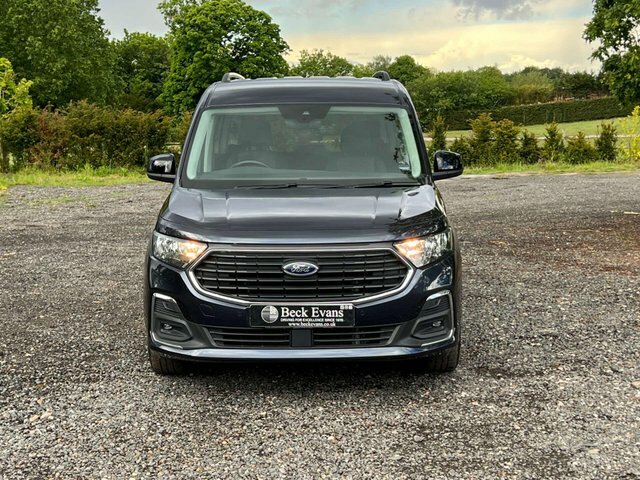 Ford Grand Tourneo Connect 2.0 Ecoblue Titanium Mpv Blue #3