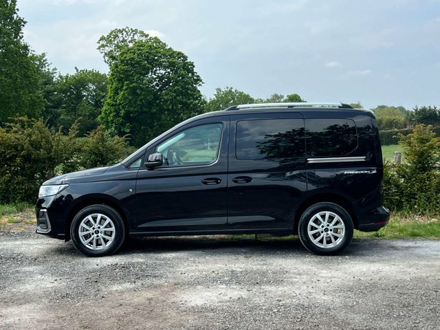 Ford Tourneo Connect 2.0 Tourneo Connect Titanium SG73WNF Black #4