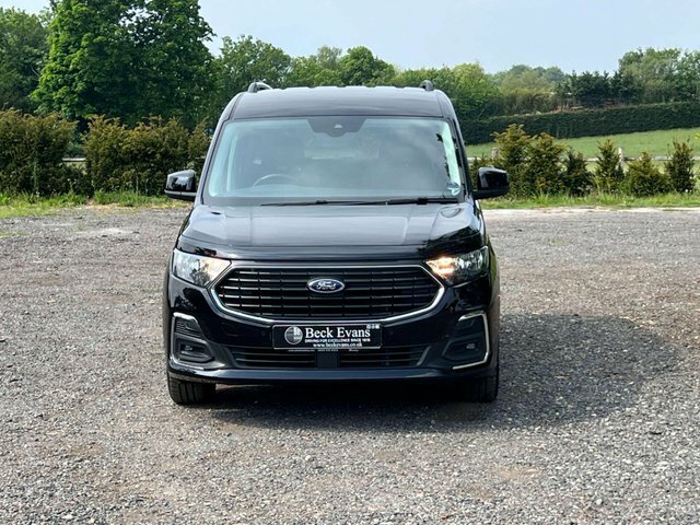 Ford Tourneo Connect 2.0 Tourneo Connect Titanium SG73WNF Black #2