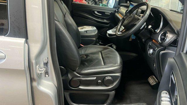 Mercedes-Benz V Class 2.0 V220d Amg Line Silver #2