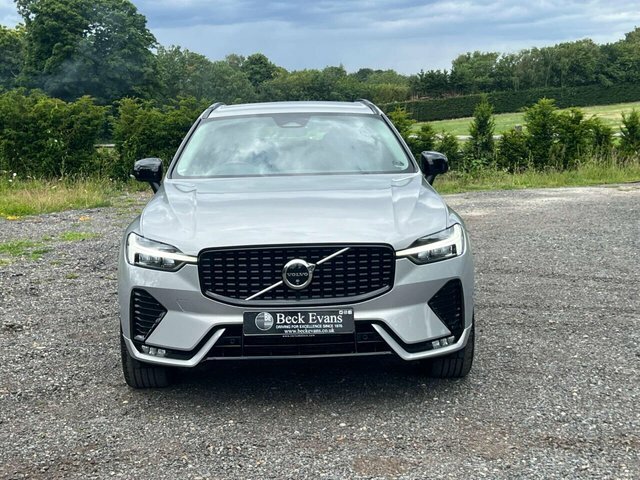 Volvo XC60 2.0 B4 Mhev Plus Silver #2