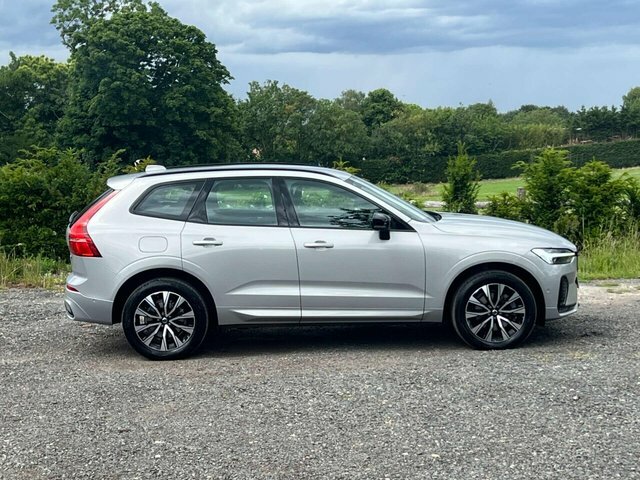 Volvo XC60 2.0 B4 Mhev Plus Silver #4
