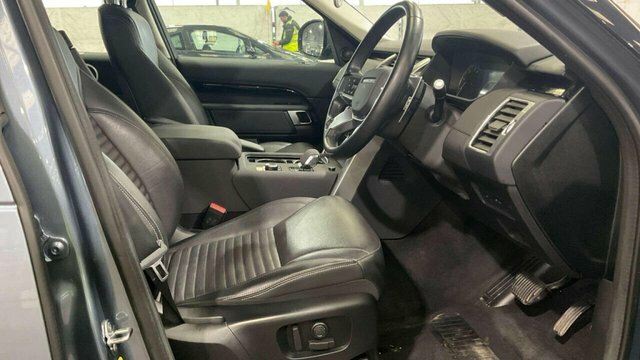 Land Rover Discovery 3.0 D300 Mhev S Blue #2