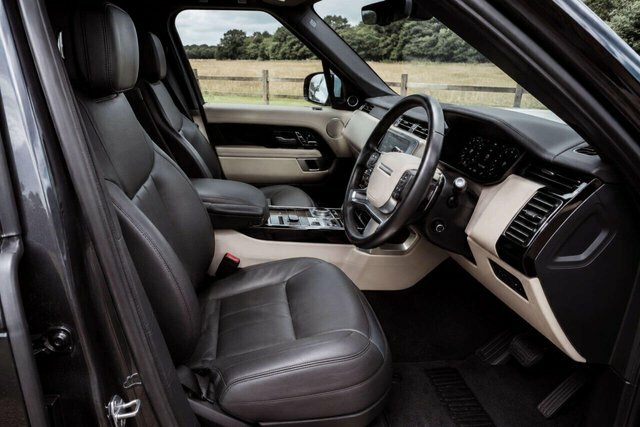 Land Rover Range Rover 2.0 P400e 13.1Kwh Vogue Grey