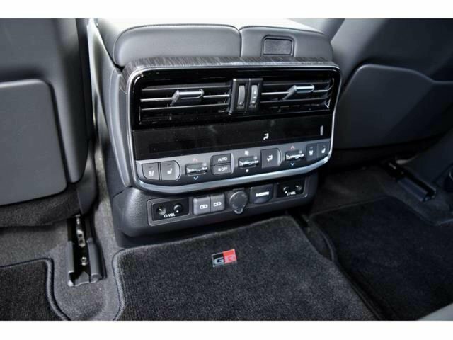 Toyota Land Cruiser 300 Gr Sport 3.3 White #4