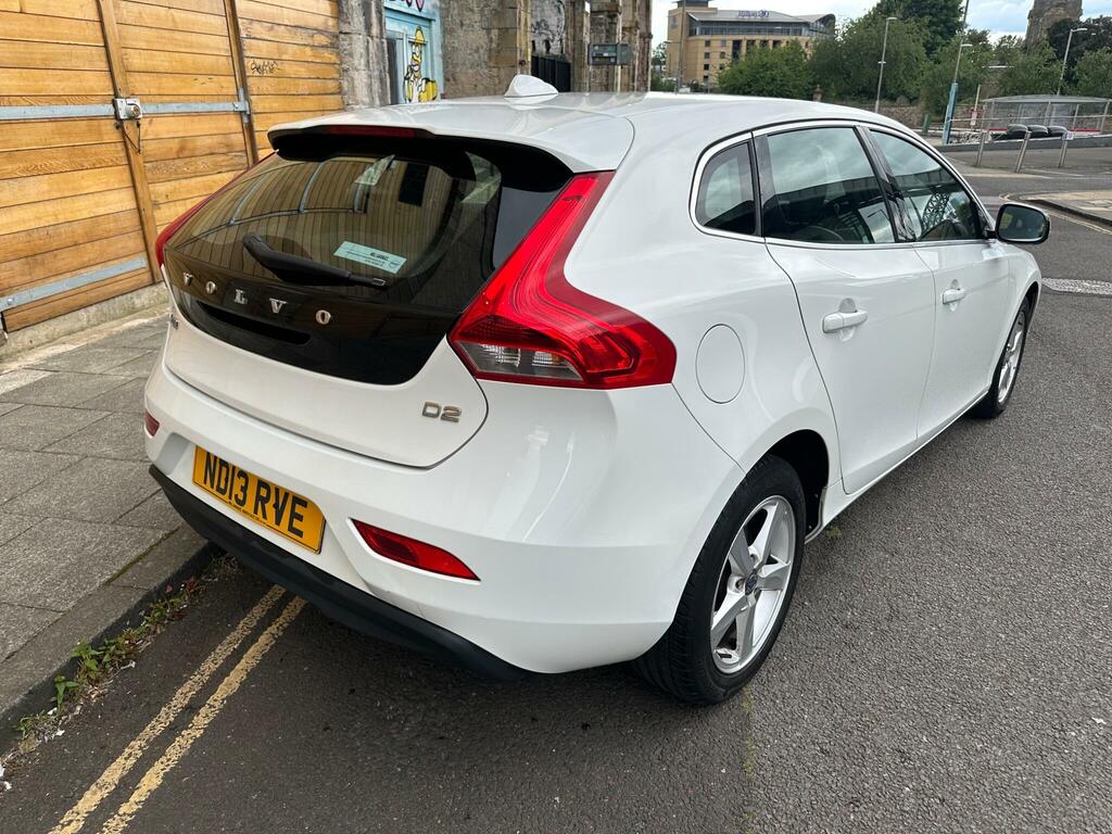 Volvo V40 Se White #5