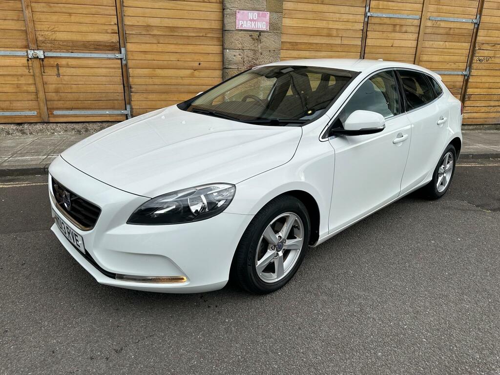 Volvo V40 Se White #2