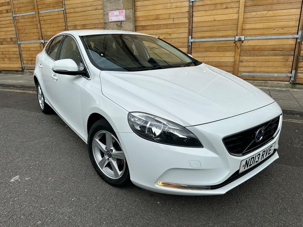 Volvo V40 Se White
