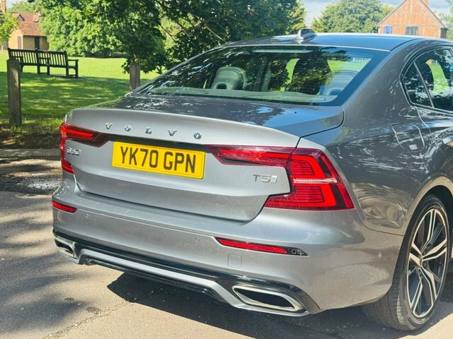 Volvo S60 R Design Black #16