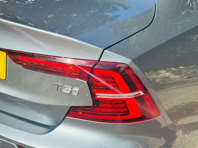 Volvo S60 R Design Black #18