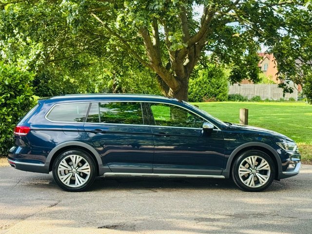 Volkswagen Passat Alltrack 2.0 Tdi Bluemotion Tech Alltrack Estate Blue #4