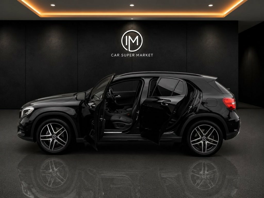 Mercedes-Benz GLA Class 1.6L Urban Edition Black #4