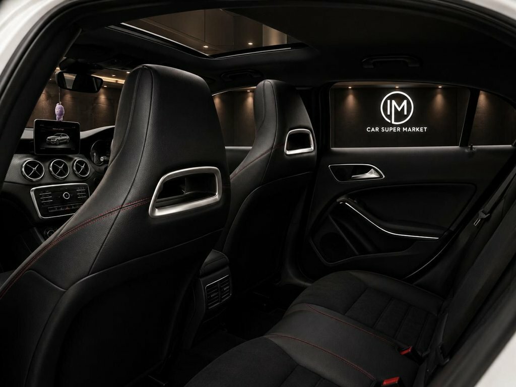 Mercedes-Benz GLA Class Gla 200 D Amg Line White #26
