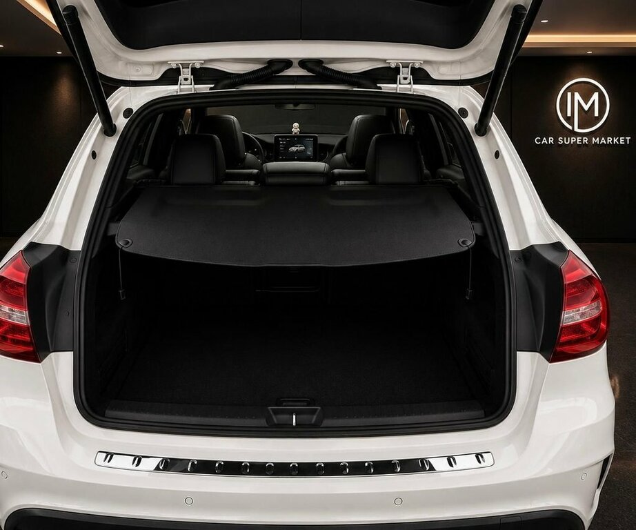 Mercedes-Benz GLA Class Gla 200 D Amg Line White #21