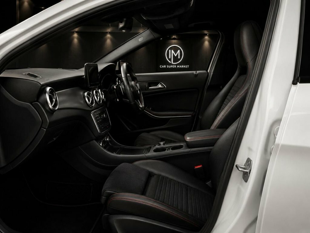 Mercedes-Benz GLA Class Gla 200 D Amg Line White #18