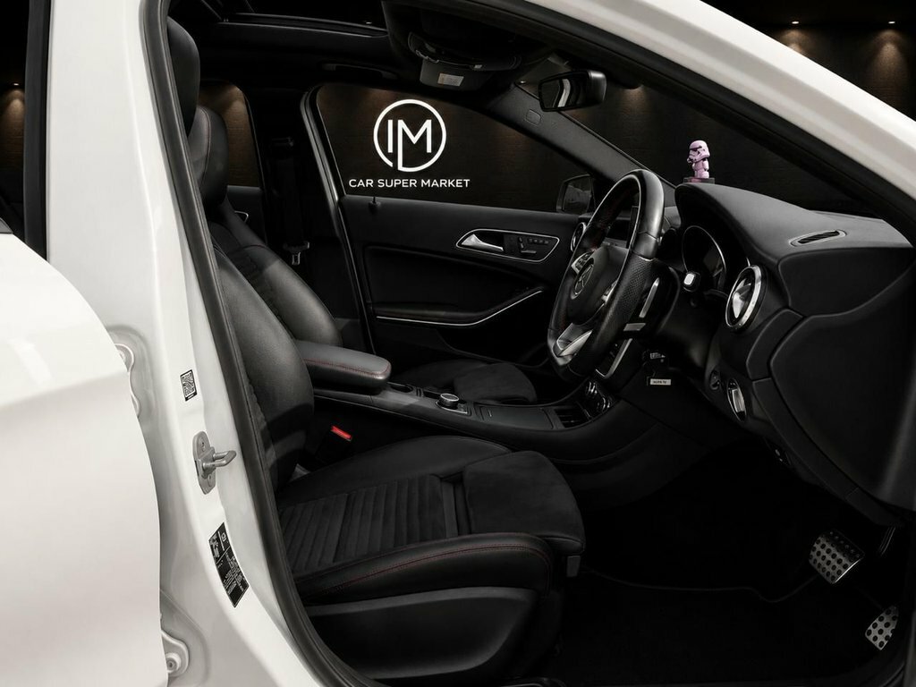 Mercedes-Benz GLA Class Gla 200 D Amg Line White #25