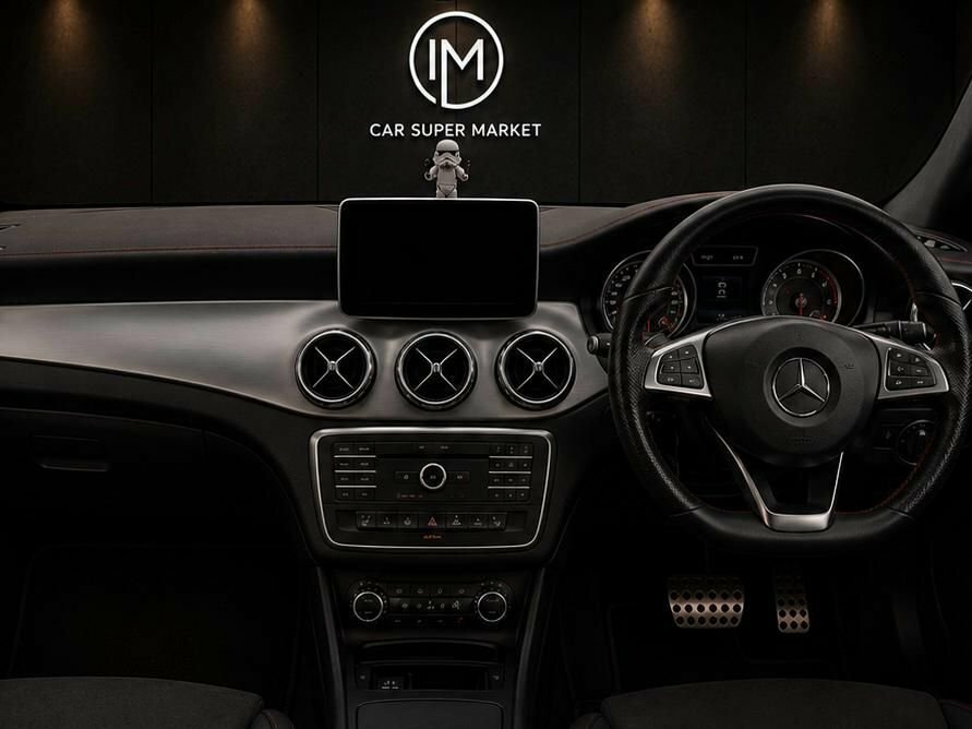Mercedes-Benz GLA Class Gla 200 D Amg Line White #16