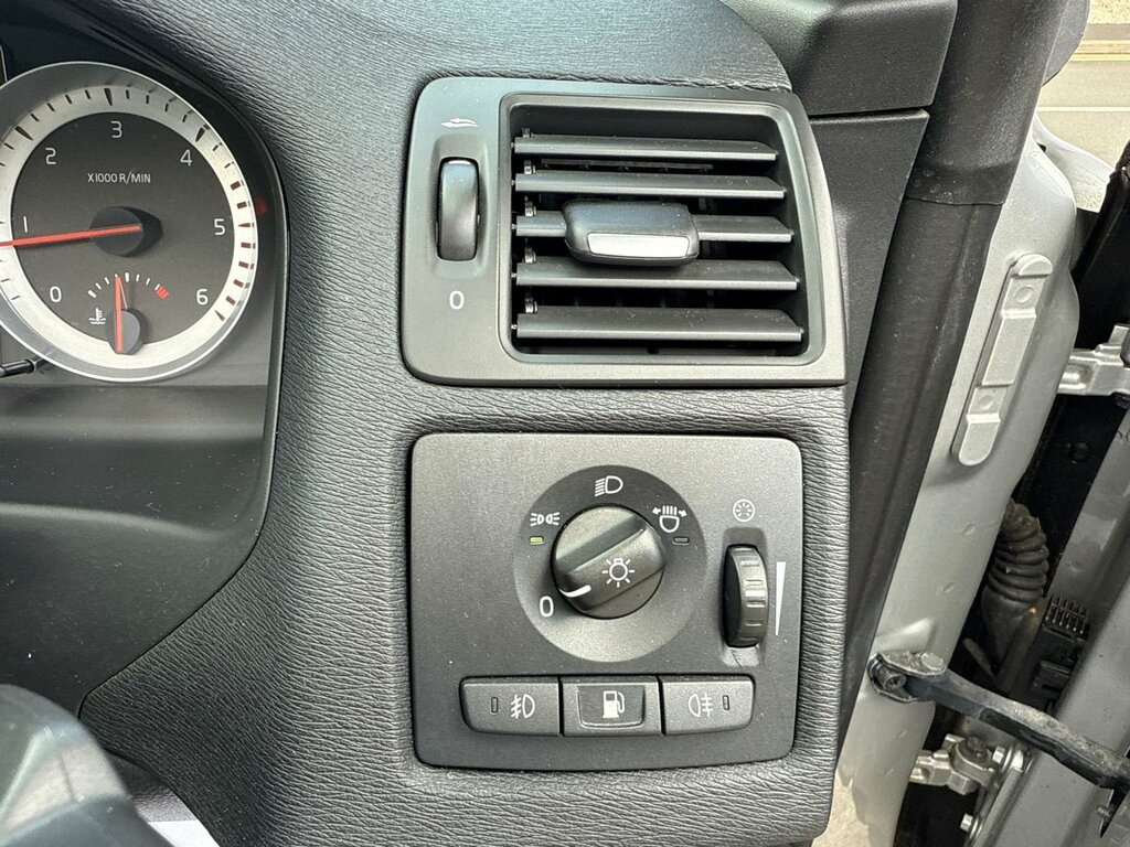 Volvo C70 C70 Se D3 Brown #24