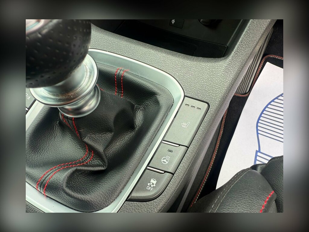 Hyundai I30 Hatchback Black #14