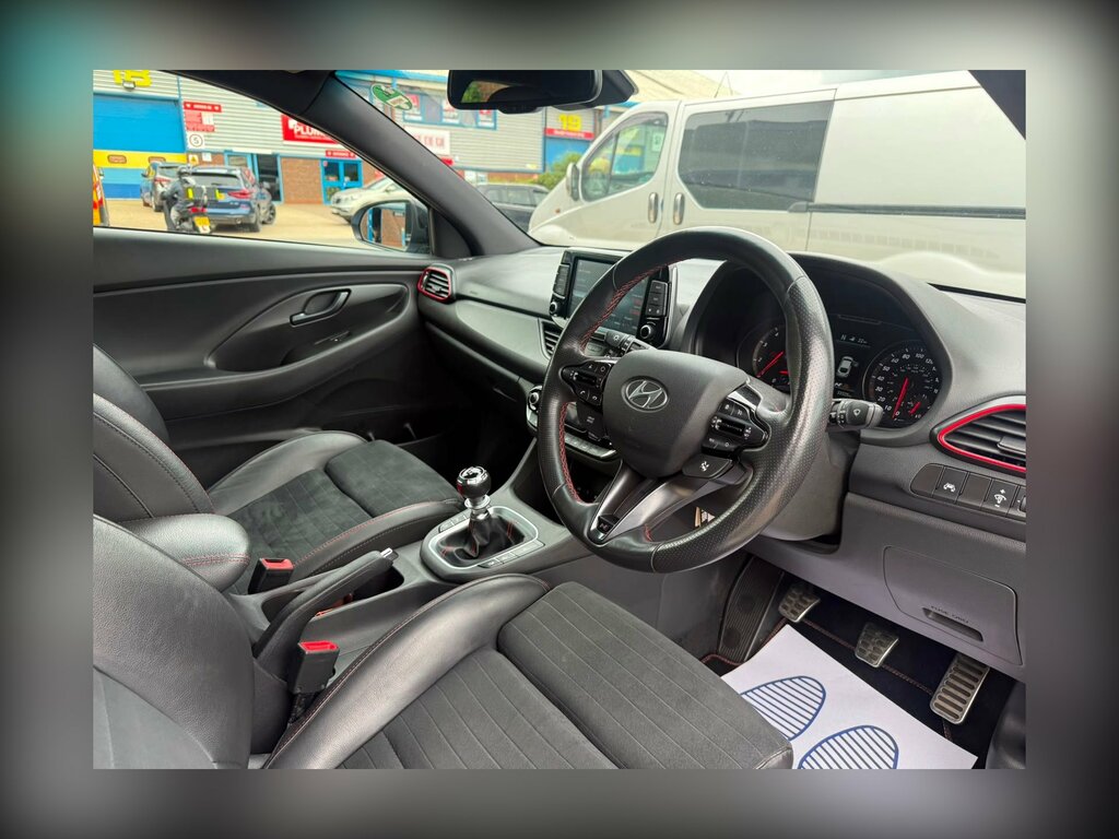 Hyundai I30 Hatchback Black #11