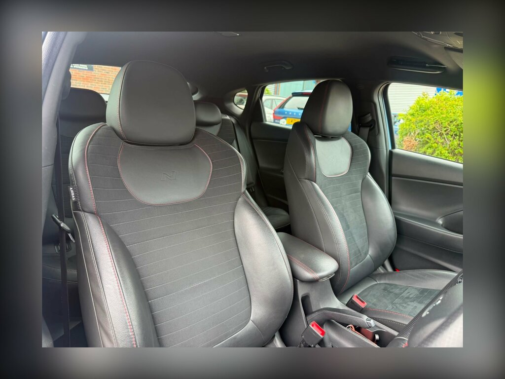 Hyundai I30 Hatchback Black #13