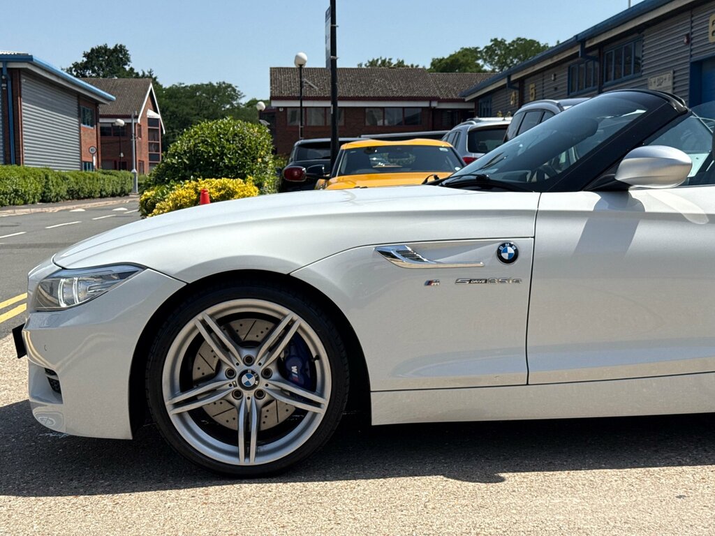 BMW Z4 Convertible White #25