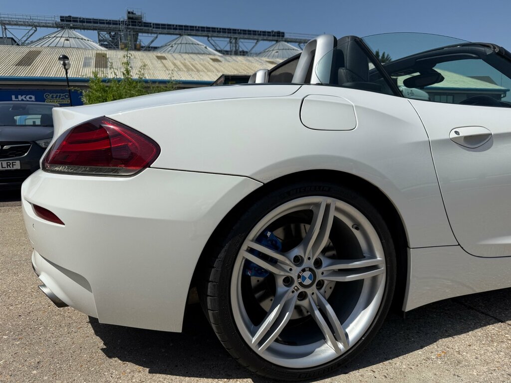BMW Z4 Convertible White #13