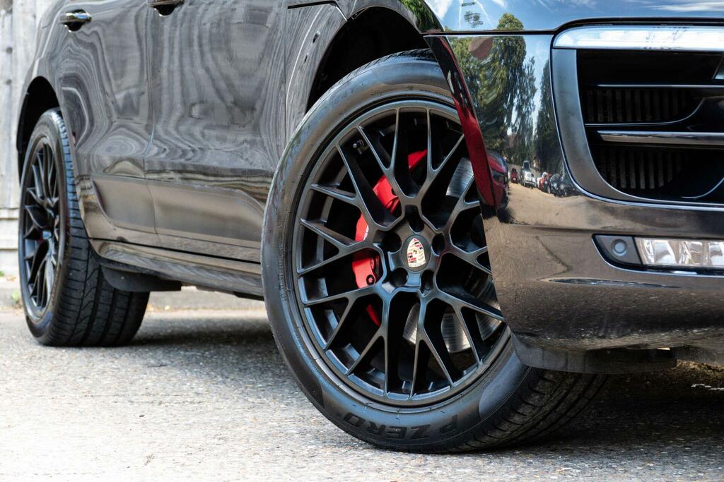 Porsche Macan Gts Black #2