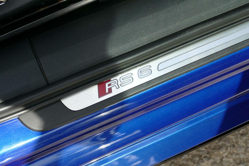 Audi RS6 Avant 4.0T Fsi Quattro Rs 6 Performance Tip Blue #44