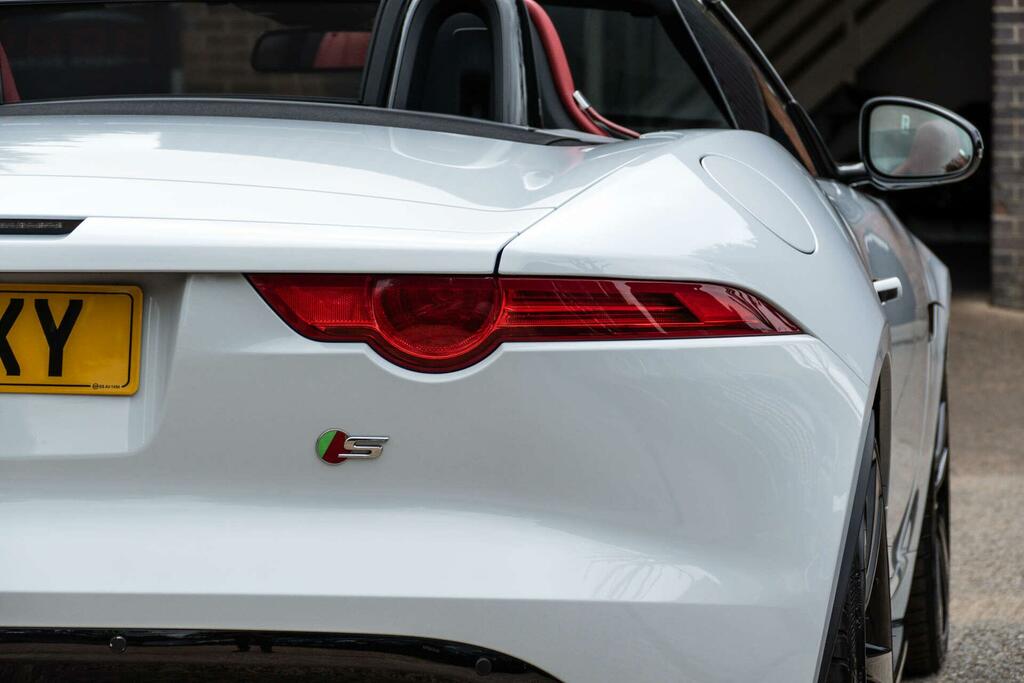 Jaguar F-Type Coupe 3.0 V6 S Euro 6 Ss 201515 Black #17
