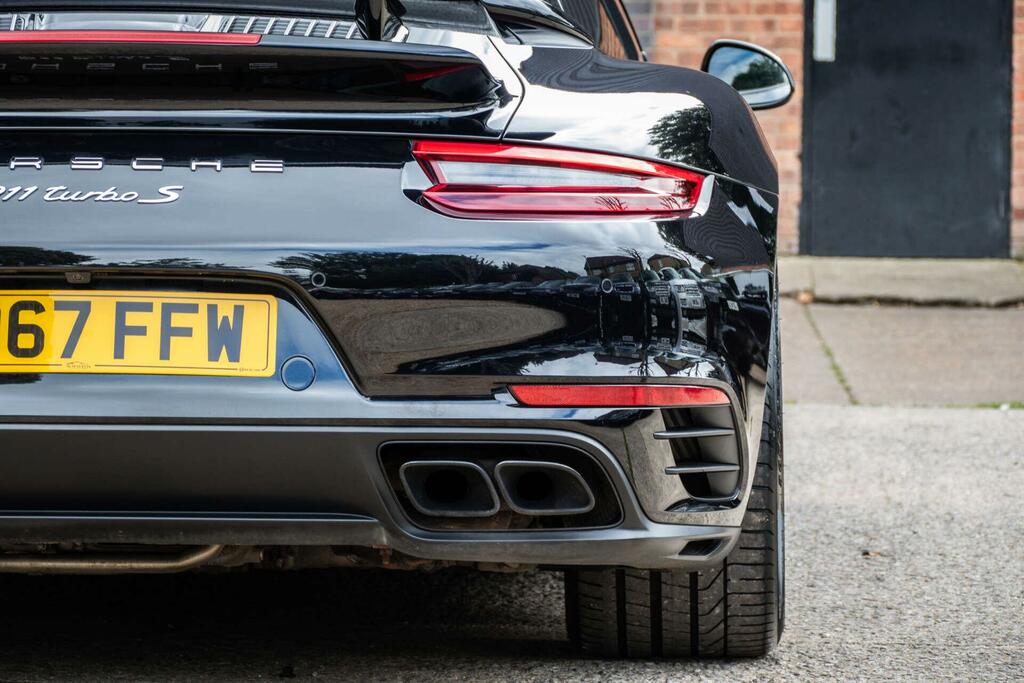 Porsche 911 911 Carrera 4S White #21