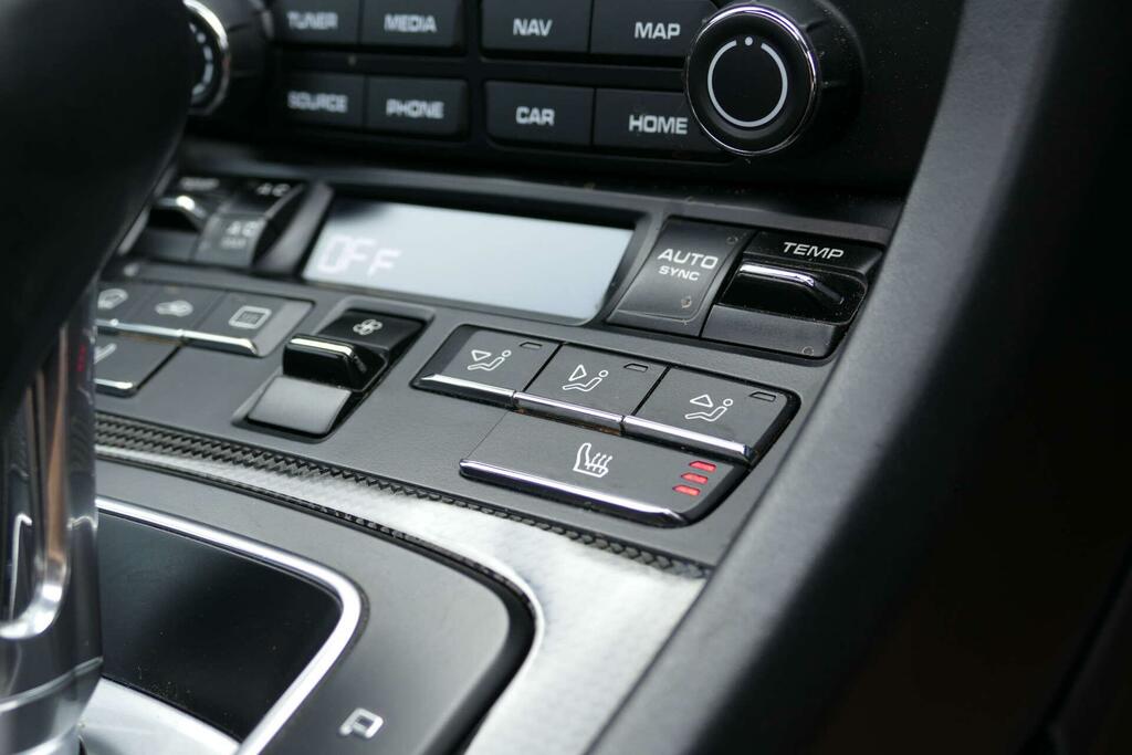 Porsche 911 911 Carrera 4S White #54