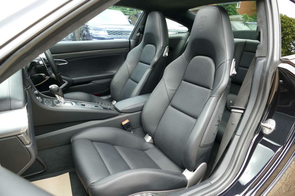 Porsche 911 911 Carrera 4S White #34