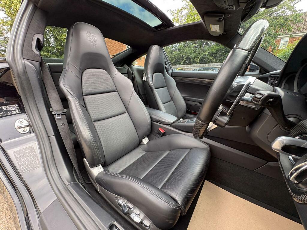 Porsche 911 911 Carrera 4S White #30