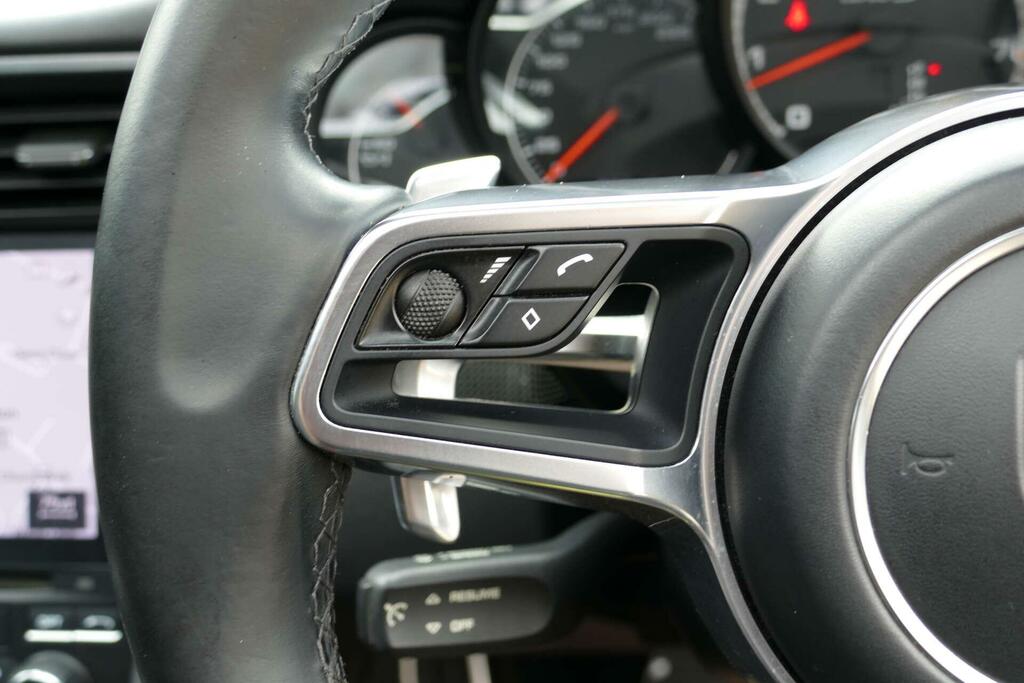 Porsche 911 911 Carrera 4S White #40