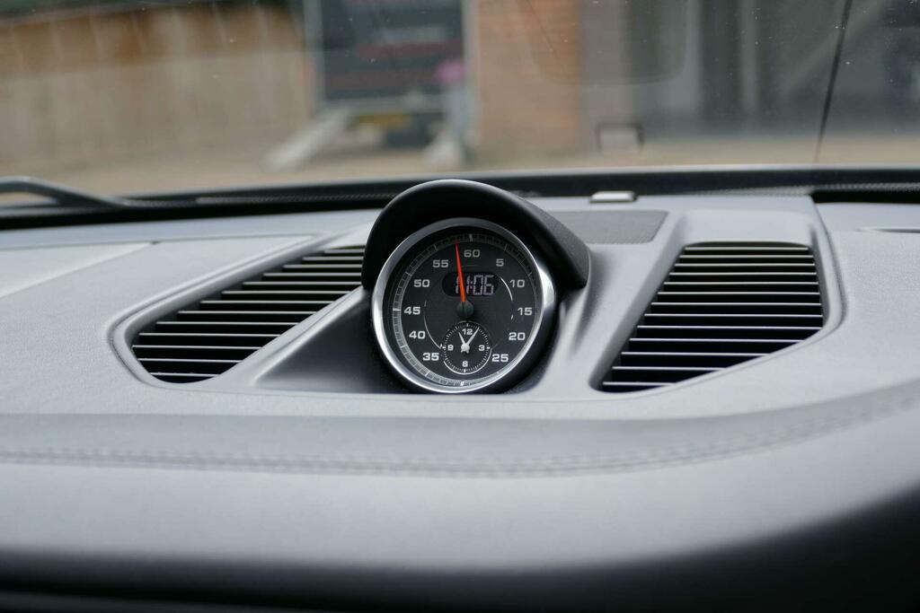 Porsche 911 911 Carrera 4S White #50