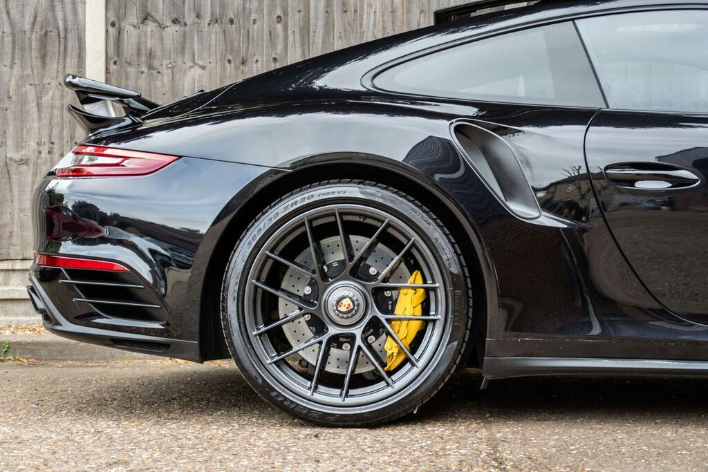 Porsche 911 911 Carrera 4S White #8