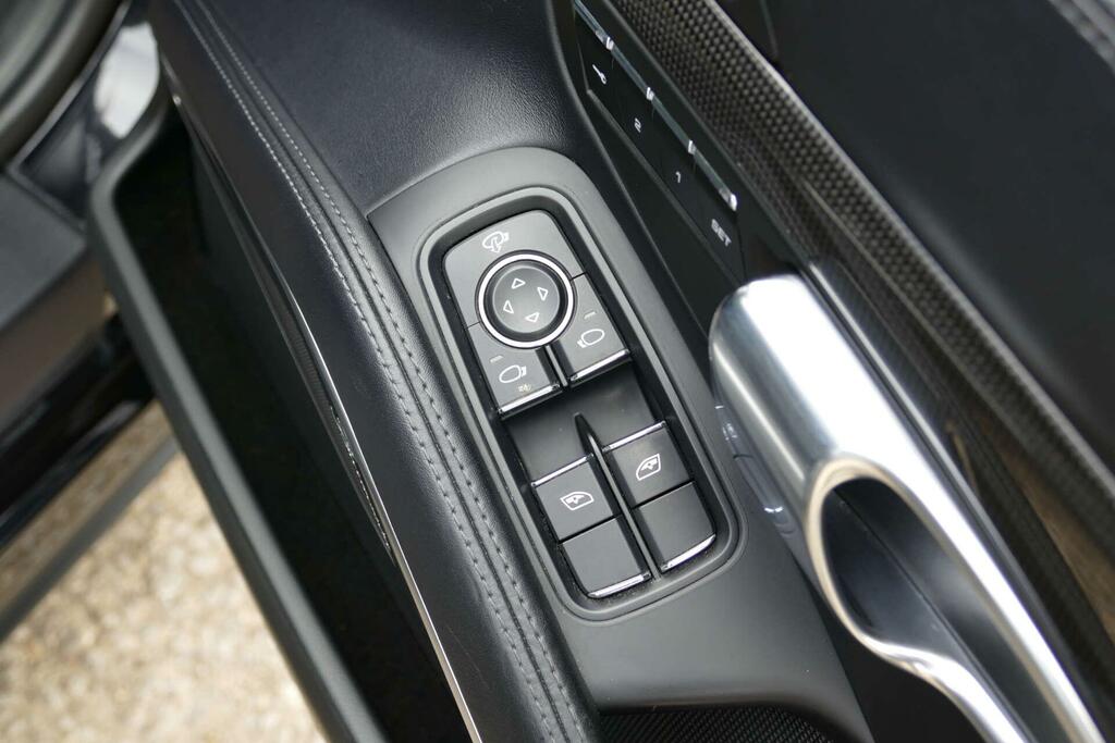 Porsche 911 911 Carrera 4S White #45