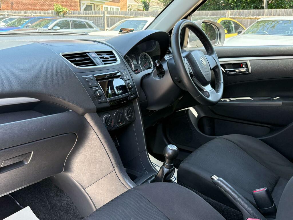 Suzuki Swift 1.3 Sz3 Hatchback 140 Gkm, 91 Red #15