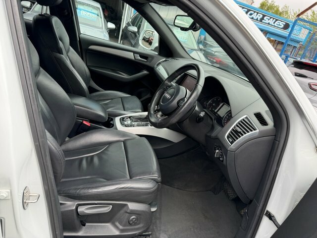 Audi Q5 Estate Black #9