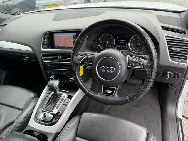 Audi Q5 Estate Black #12
