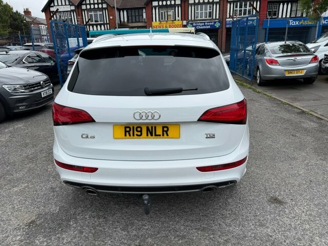 Audi Q5 Estate Black #4